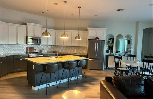 Queen Creek Casa | Spacious 6-bedroom house with a pool, AC, WiFi in beautiful Queen Creek!