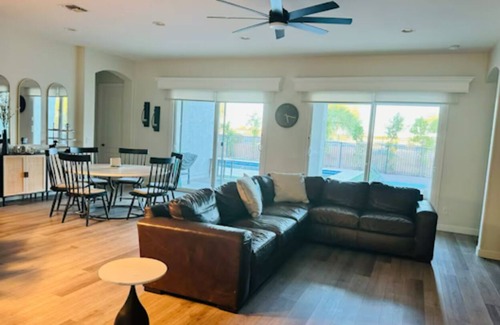 Queen Creek Casa | Spacious 6-bedroom house with a pool, AC, WiFi in beautiful Queen Creek!