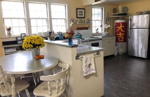 Plymouth Casa | Spacious 6-bedroom waterfront house in historic Plymouth MA with WiFi