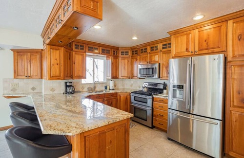 Snowbird Apartamento | Spacious 6 BR Extended Stay