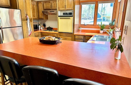 Moultonborough Casa | Spacious 6-BR Lakehouse Retreat ~ Day Dock Lake Views PrivateBeach 5min walk