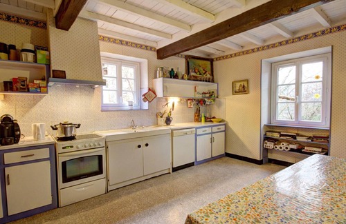 Saint-Alban-les-Eaux Cabaña | Gîte spacieux avec jardin, cheminée, équipements enfants, près de Roanne, draps fournis