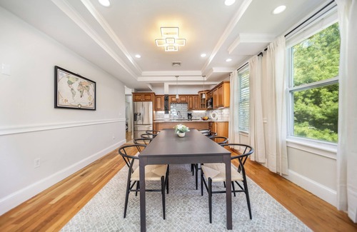 Dudley - Brunswick King Casa | Spacious 6BR 2unit near Downtown