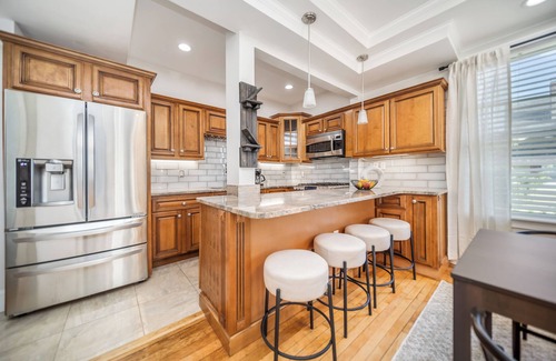 Dudley - Brunswick King Casa | Spacious 6BR 2unit near Downtown