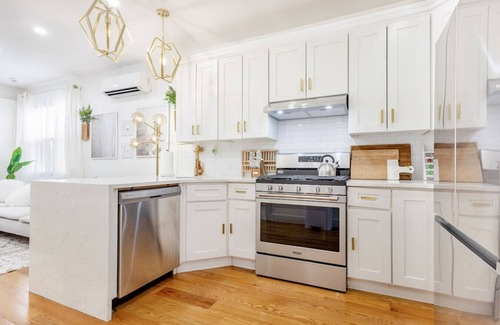 East New York Casa | Spacious 6BR|3 Ba | Large Groups