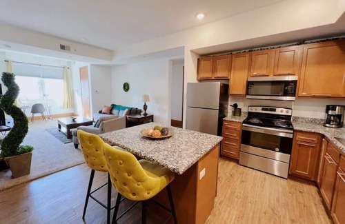 Grandville Apartamento | Spacious 6BR 6BA Grand Castle Apartment Near Downtown