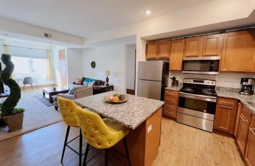 Grandville Apartamento | Spacious 6BR 6BA Grand Castle Apartment Near Downtown