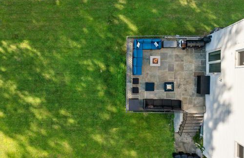 White Plains Casa | Spacious 6BR Getaway Game Room Firepit NYC