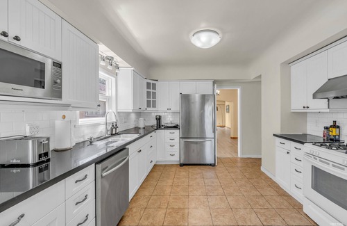 Vancouver South Casa | Spacious 6BR Home in Vancouver Near SkyTrain