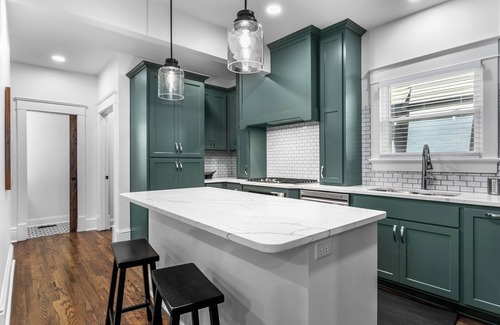Southmoreland Casa | Spacious 6BR KC Home w/Hot Tub, Gym, Games &Cinema