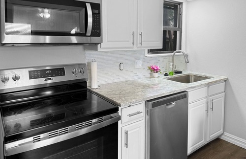 Mesquite Casa | Spacious 6BR Retreat 15 Mins to Downtown Dallas