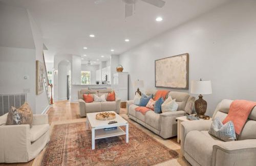 Saint Helena Island Casa | SPACIOUS 7 Bedroom 55 Bath on Ocean Creek Golf Course!