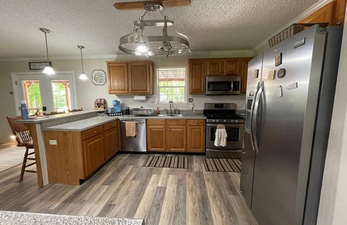 Clifton Cabina | Spacious 7-bedroom cabin in charming Clifton with WiFi, AC