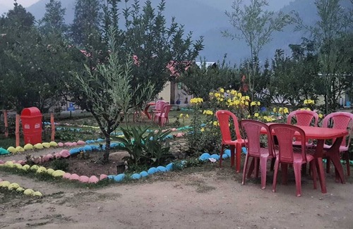 Naggar Casa | Spacious 7-bedroom campground with fitness room, WiFi in marvelous Naggar