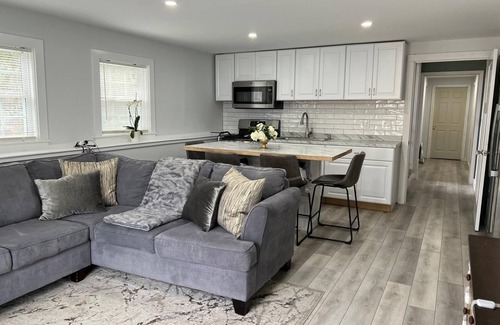 Cotuit Casa | Spacious 7-bedroom house with fitness room, WiFi in wonderful Barnstable