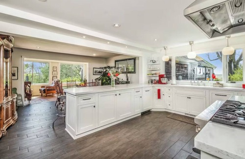 Stonington Casa | Spacious 7-bedroom house Stonington with amazing views.