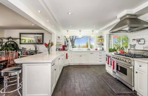 Stonington Casa | Spacious 7-bedroom house Stonington with amazing views.