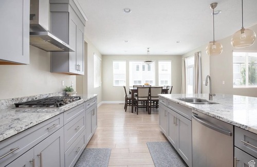 Vineyard Casa | Spacious 7-bedroom home perfect for friends and family in charming Vineyard!
