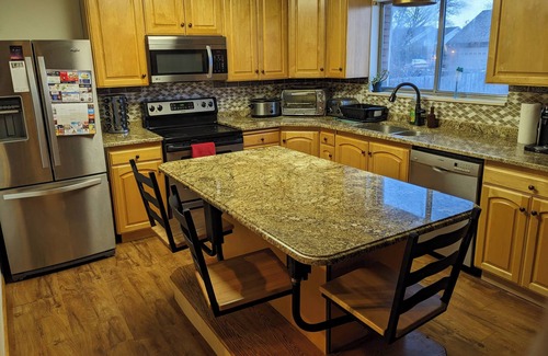 Sunset Heights Casa | Spacious 7-bedroom house in quiet neighborhood