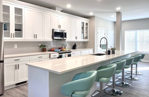 Reservoir Casa | Spacious 7-bedroom house in brilliant Newport News with AC, WiFi