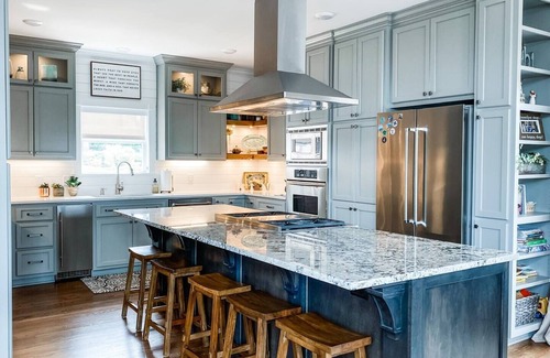 Bremen Casa | Spacious 7bdr Waterfront house w Hot Tub and Charming Backyard Amenities, Dock