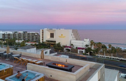Santa Rosa Casa | Spacious 8-bedroom house with AC and fitness room in beautiful San Jose del Cabo