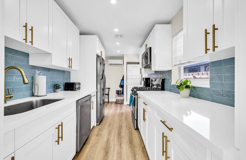 Delray Beach Casa | Spacious 8-bedroom house in Delray Beach Steps From Atlantic Av. Heated Pool.