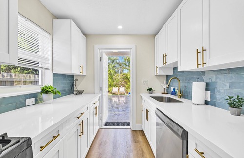 Delray Beach Casa | Spacious 8-bedroom house in Delray Beach Steps From Atlantic Av. Heated Pool.