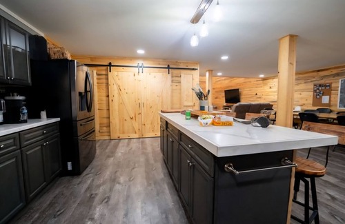 Dale Casa | Spacious 8-bedroom barndo near Norris City and Mcleansboro Il. Sleeps up to 14