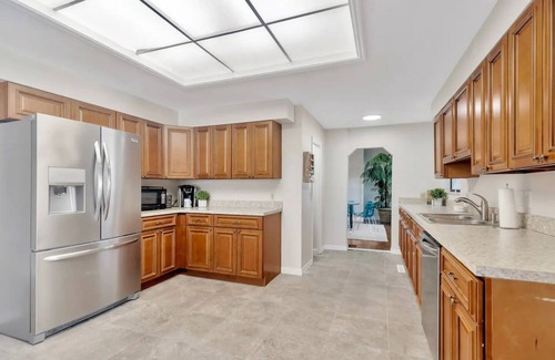 Palm Harbor Casa | Spacious 8-Bedroom Mansion Just 10 Minutes from Honeymoon Island Beach