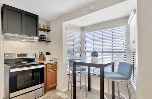 Palm Harbor Casa | Spacious 8-Bedroom Mansion Just 10 Minutes from Honeymoon Island Beach