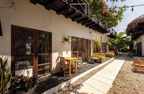 Bocachica Casa | Spacious 8-bedroom villa in welcoming Bocachica
