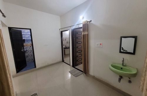 Varanasi Apartamento | Spacious 9-bedroom apartment in phenomenal Varanasi with AC