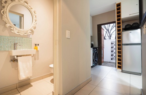 Stellenbosch Central Apartamento | Magnífico amplio apartamento de dos habitaciones en el centro de Stellenbosch