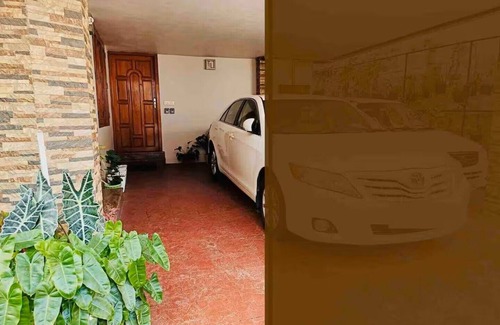 Palayam Apartamento | Spacious AC Bedroom with Attached Bathroom, in the Heart of Trivandrum