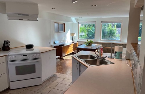 Sidney Casa | Spacious Accessibility Suite