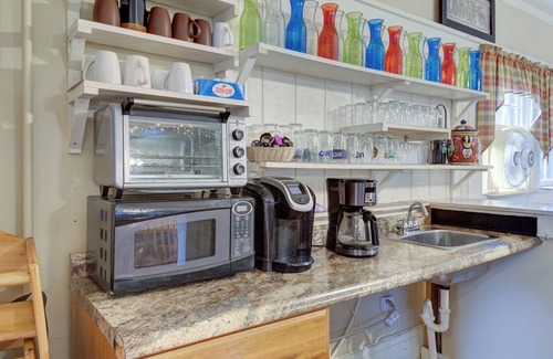 Caroga Lake Casa | Spacious Adirondack Lodge - 8BR, 6 Bath, Sleeps 16+ - Your Caroga Lake Retreat!