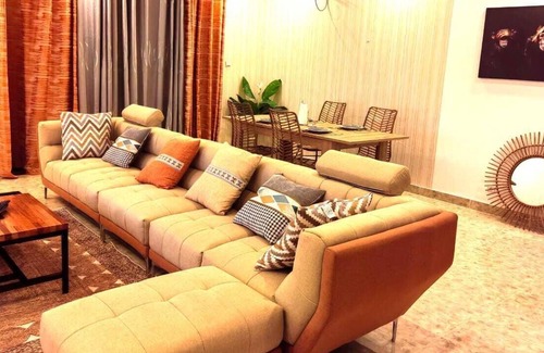Cocody Apartamento | Spacious airy and comfortable one bedroom apartment