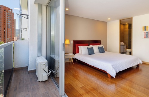 El Castillo Apartamento | Spacious and Airy 1BR unit next to Golden Mile with A/C and gym