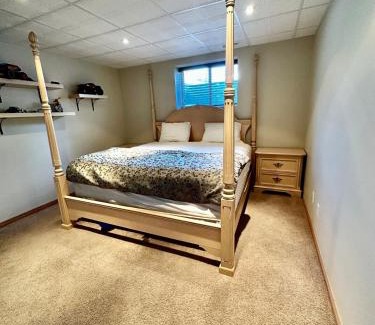 Chestermere Apartamento | Spacious and beautiful lower Apartment