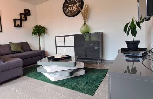 La Tour-Sur-Orb Apartamento | Spacious and bright, a few kilometers from the Avène thermal baths