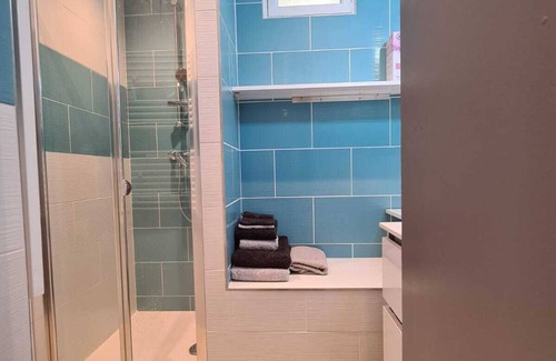 La Tour-Sur-Orb Apartamento | Spacious and bright, a few kilometers from the Avène thermal baths