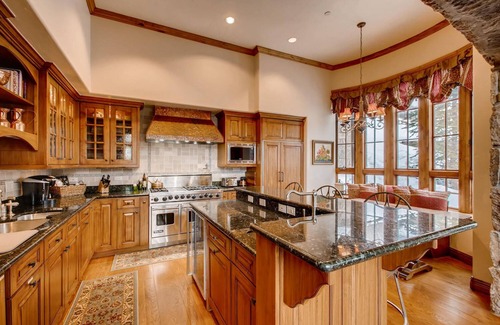 Vail Casa | ¡Escapada espaciosa y luminosa con vistas increíbles y senderos cercanos!