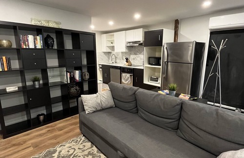 Trinidad Apartamento | Spacious and bright 1bd English basement near Capitol w/free street parking