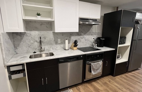 Trinidad Apartamento | Spacious and bright 1bd English basement near Capitol w/free street parking
