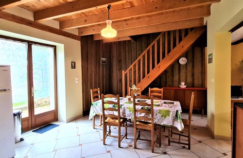 Meligny-le-Grand Cabaña | Casa espaciosa y cómoda con terraza y jardín, ideal para familia o empresa