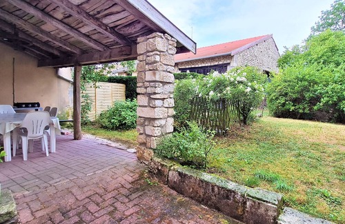 Meligny-le-Grand Cabaña | Casa espaciosa y cómoda con terraza y jardín, ideal para familia o empresa