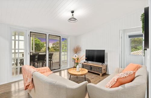 North Booval Casa | Spacious and Charming Queenslander in Ipswich