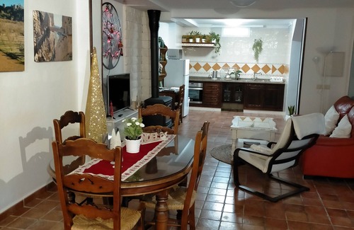 Ardales Apartamento | AMPLIO Y CÓMODO APARTAMENTO A 7 KM DE EL CAMINITO DEL REY Y WIFI GRATIS