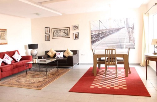 Cite El Houda Apartamento | Spacious and comfortable apartment with pool